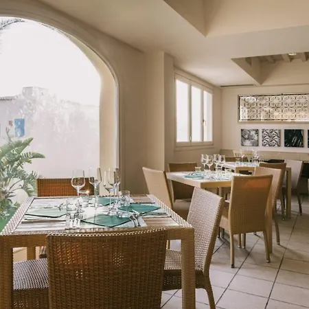 Mangia's Hotel